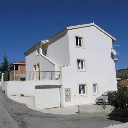 Apartment In Okrug Gornji With Sea View, Terrace, Air Conditioning, Wifi 5069-1